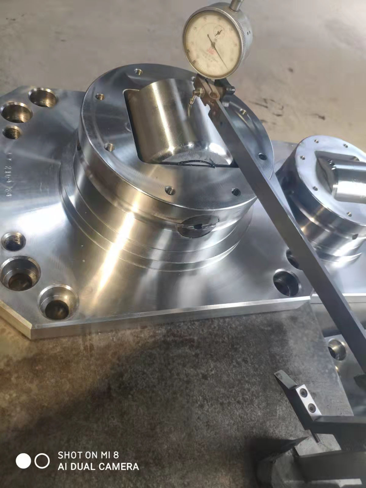 复合滚轮轴承—combined bearing, 又称组合滚轮轴承